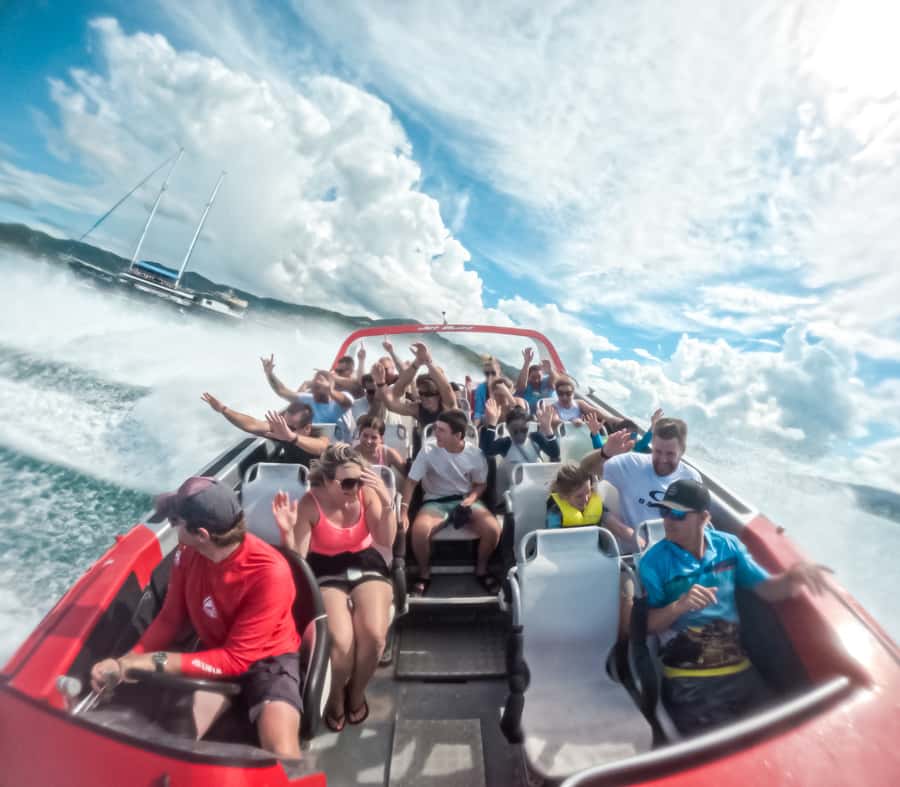 Airlie Beach: 30-Minute Jet Boat Ride - The scenery between the spins