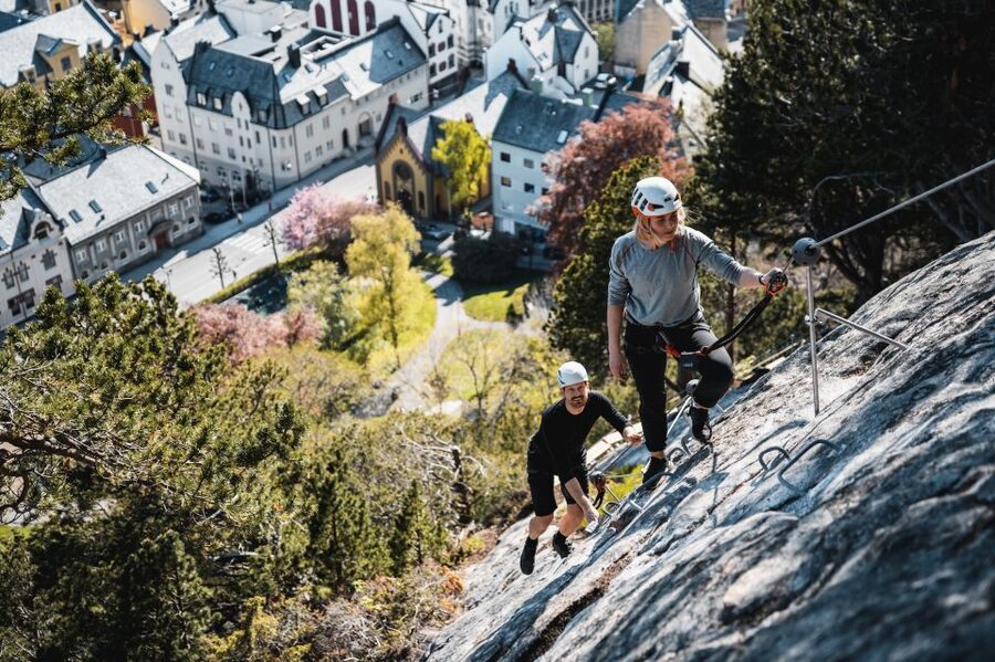 Ålesund: Via Ferrata tour - Ålesund’s city park is the starting line