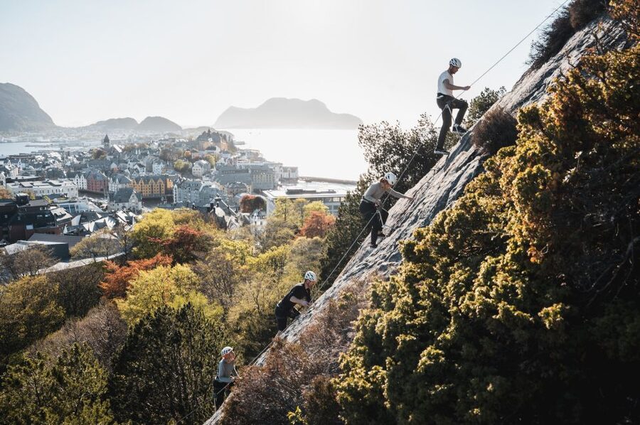 Ålesund: Via Ferrata tour - The first rock section tests your legs