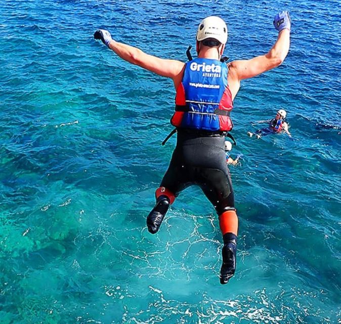 Alicante: Coasteering Adventure on Torres de la Villajoyosa - The safety briefing and supplied equipment