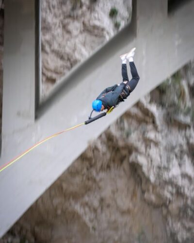 Altea: Bungee jumping in “El Mascarat” canyon