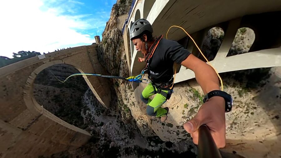 Altea: Bungee jumping in "El Mascarat" canyon - Video options and what is included
