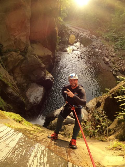 Azores: Canyoning in Salto do Cabrito - Scrambling and river walking through Salto do Cabrito