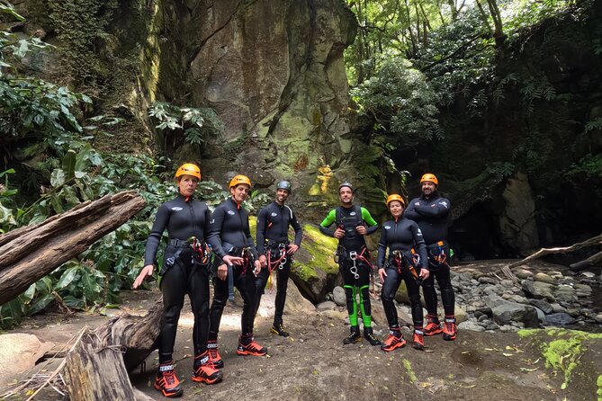 Azores: Salto do Cabrito Canyoning Adventure - The first rappels help beginners find their rhythm