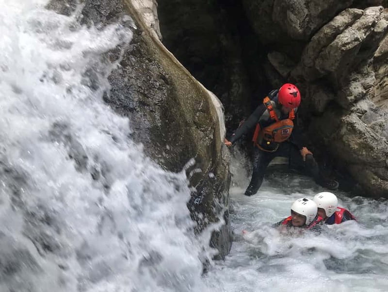Bagni di Lucca: Canyoning in the Cocciglia's Gorge - The 15-minute shuttle to Scesta