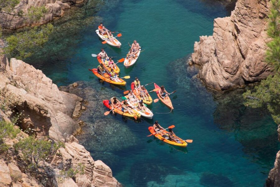 Barcelona: Costa Brava Kayak, Snorkel & Cliff Jump & Lunch - Meeting in Barcelona and riding to the coast