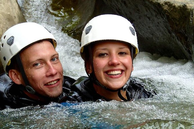 Beginner canyoning in the Starzlachklamm - The 20-meter waterfall abseil