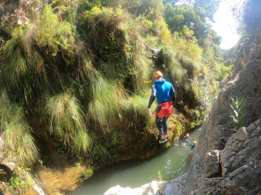Benahavís: Canyoning Guided Tour at Guadalmina River - What the guides do well