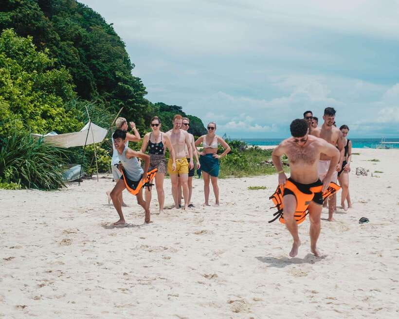 Boracay: Island Hopping & Cliff Jumping by Haqqy Life - Key points to know before you book