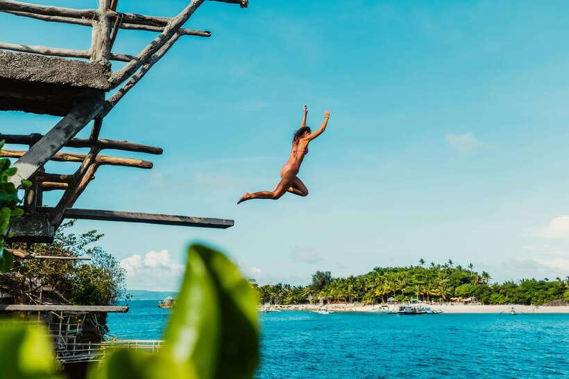Boracay: Island Hopping & Cliff Jumping by Haqqy Life - Meeting at Frendz Resort and Hostel Boracay