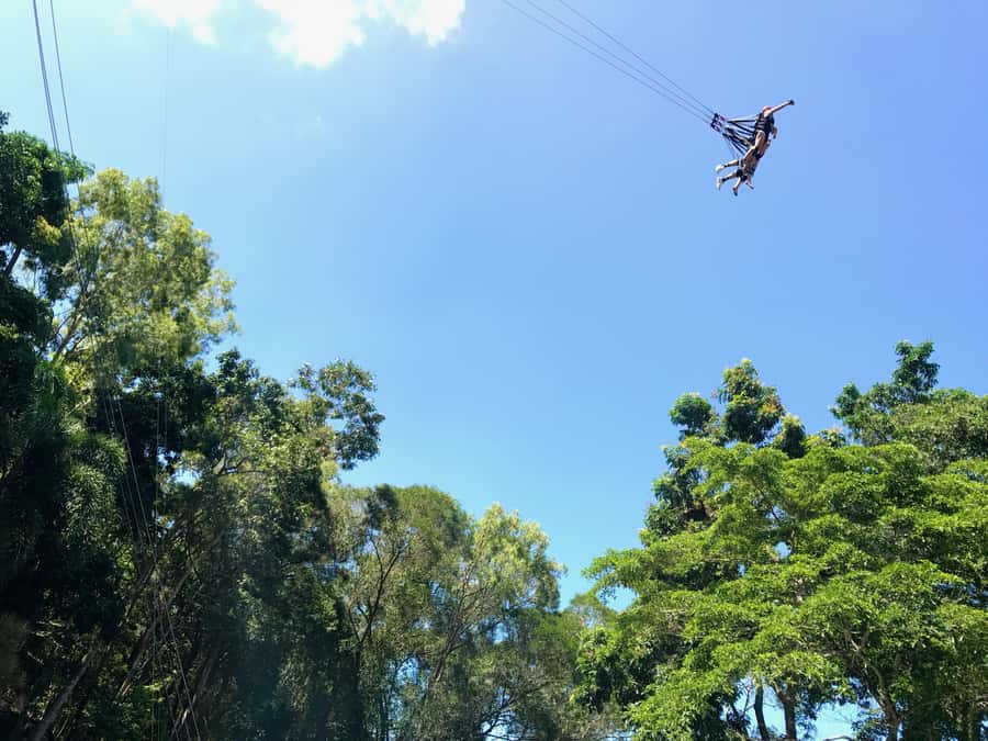 Cairns: Giant Swing - Why riding with two or three people changes the experience