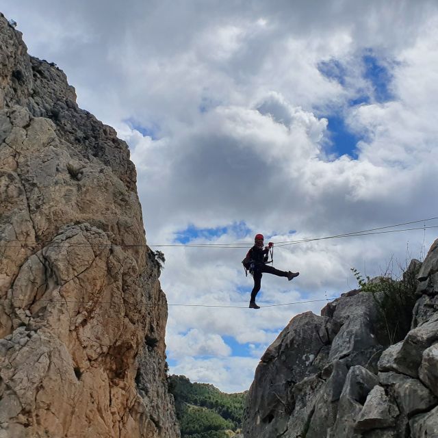 Caminito del Rey: Vía Ferrata Rappeling & Zip-Lining - Climbing above El Chorro for the best views