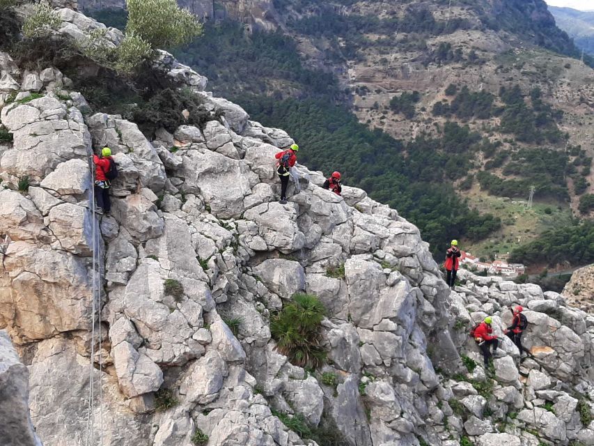 Caminito del Rey: Vía Ferrata Rappeling & Zip-Lining - Who should book this adventure?
