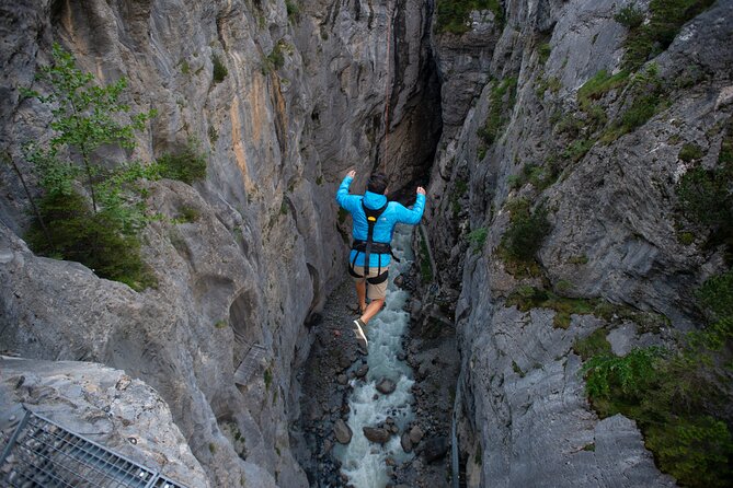 Canyon Swing with OUTDOOR - The moment at the edge