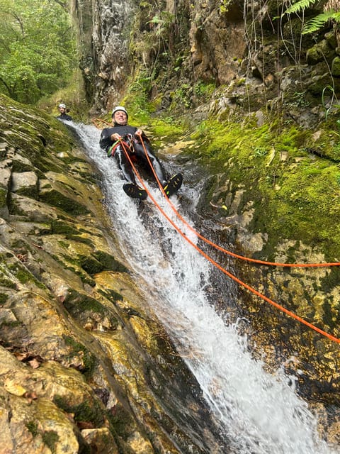Canyoning adventure in Cabrales Picos de Europa - The 10-minute transfer to the river