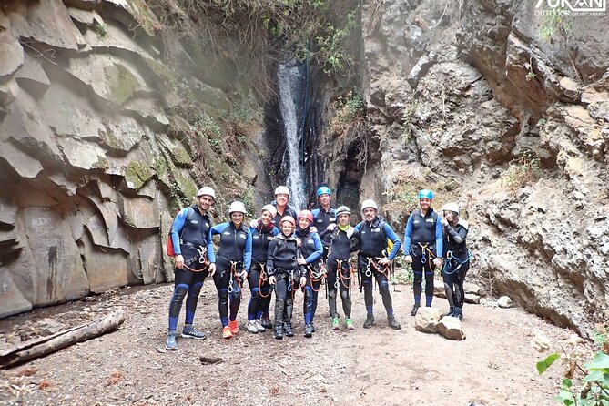 CANYONING aquatic and fun route in Gran Canaria - Group size, privacy, and the waiting problem