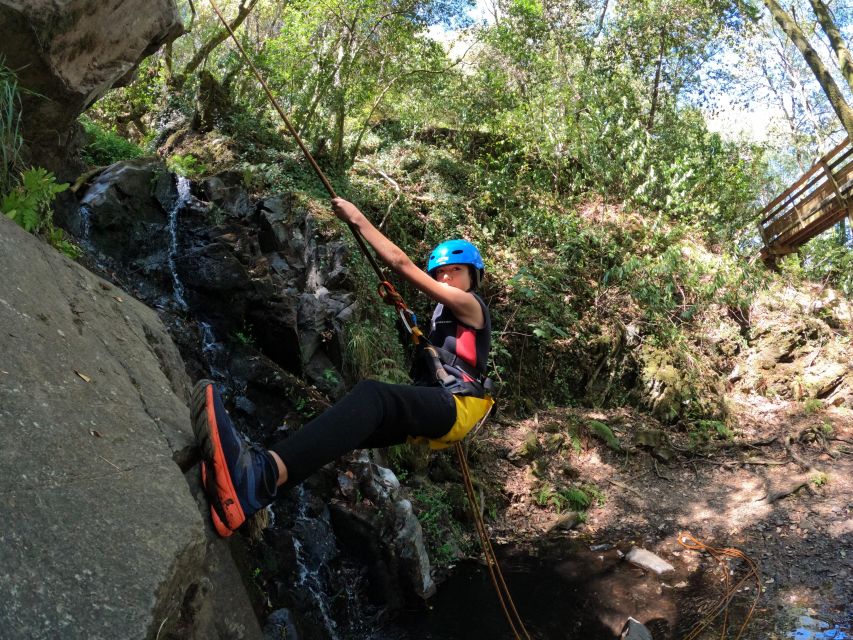 CANYONING DISCOVERY - Thirty minutes in the Paiva River