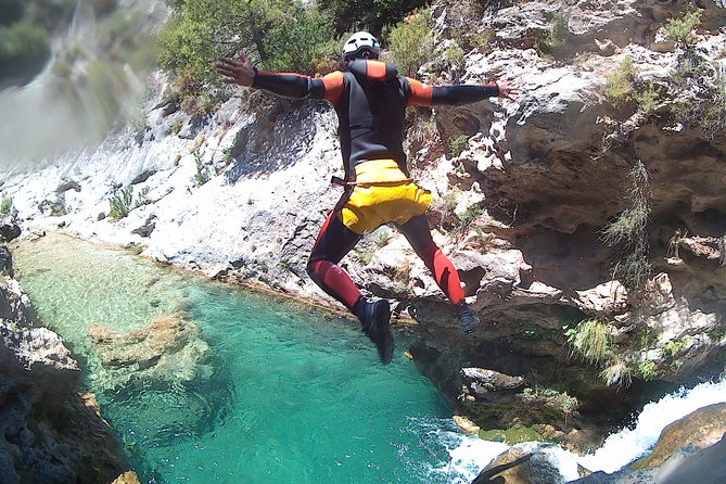 Canyoning in Andalucia: Rio Verde Canyon - Group size, guides, and the pace