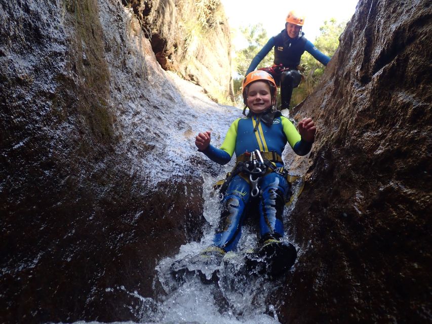 Canyoning in Madeira: Ideal for First-Timers and Families - The briefing at O Barracão