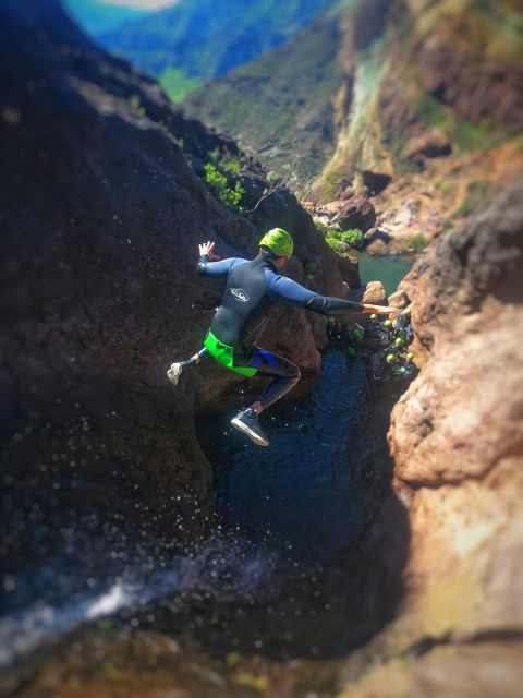 Canyoning in the Rainbow Mountain Gran Canaria - The guide can shape the whole experience