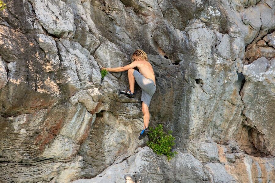 Cat Ba: Advanced Rock Climbing & Cliff Jumping Boat Tour - The jump back to the water