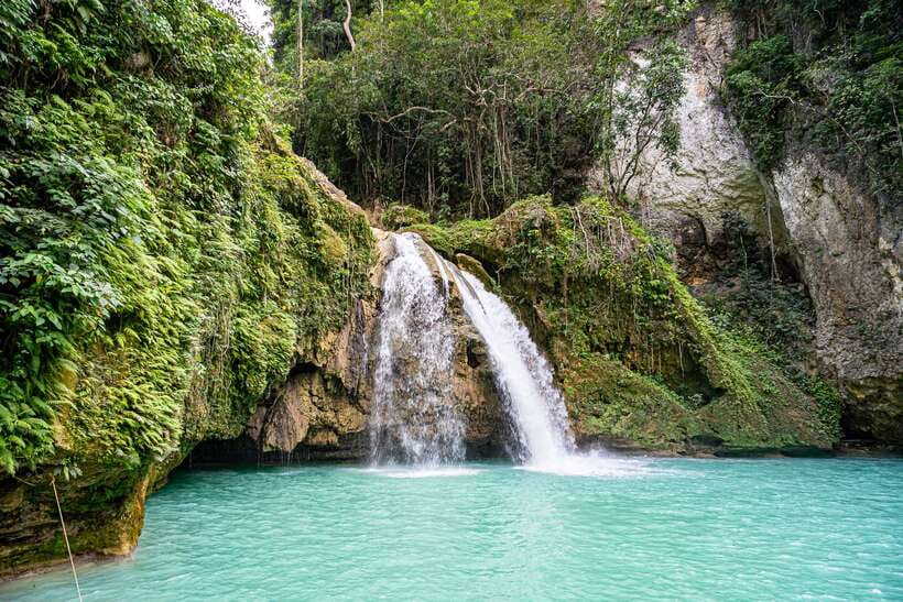 Cebu: Kawasan Canyoning, Moalboal Snorkeling, & Turtles Tour - Moalboal’s turtles and sardines from the beach