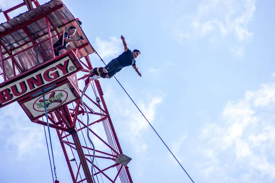 Chiang Mai: Bungy Jumping Adventure - The free fall and optional water touch