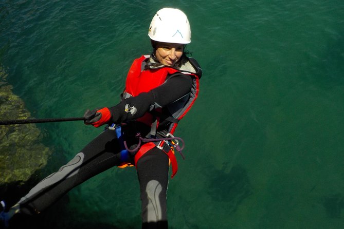 Coasteering at Portinho da Arrábida - Stop two: Lapa de Santa Margarida