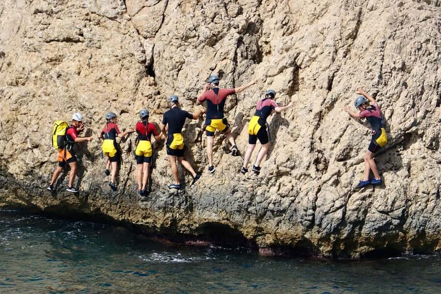 Coasteering South - An aquatic zipline above the sea