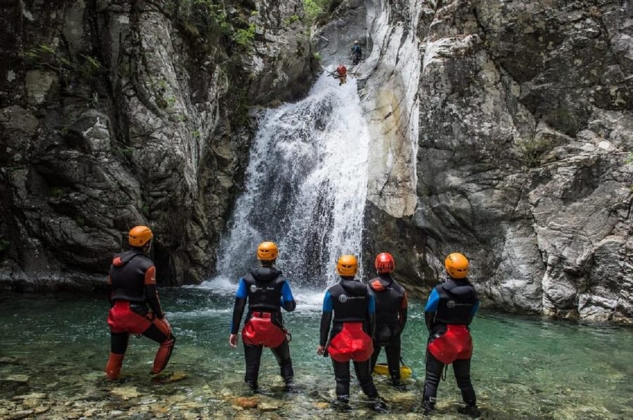 Corte Region: Fun Canyoning Verghellu - Reaching the Verghellu Canyon from the Vecchio Bridge