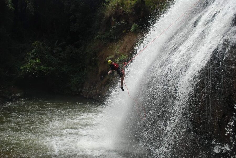 Dalat Vietnam Canyoning - Picnic lunch in a wild setting