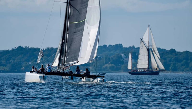 Embark at Larmor-Baden to discover our Extreme 40 catamaran - Key points to know before you sail