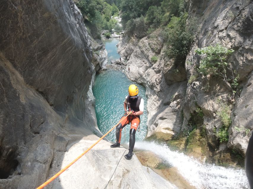 From Athens: Manikia Gorge Canyoning - Who should book this canyoning experience?
