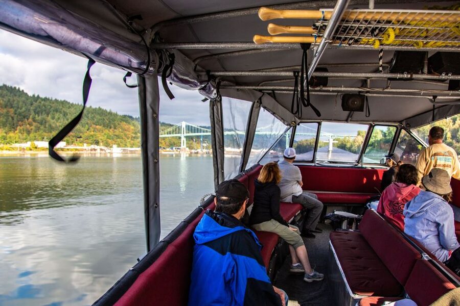 From Portland: Bigfoot Adventure 3.5-hour Jetboat Cruise - Turning onto the Columbia River