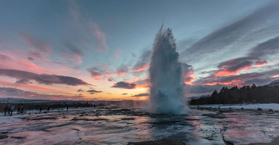 From Reykjavik: Golden Circle and Lava Caving Adventure - The bakery break is useful, not scenic