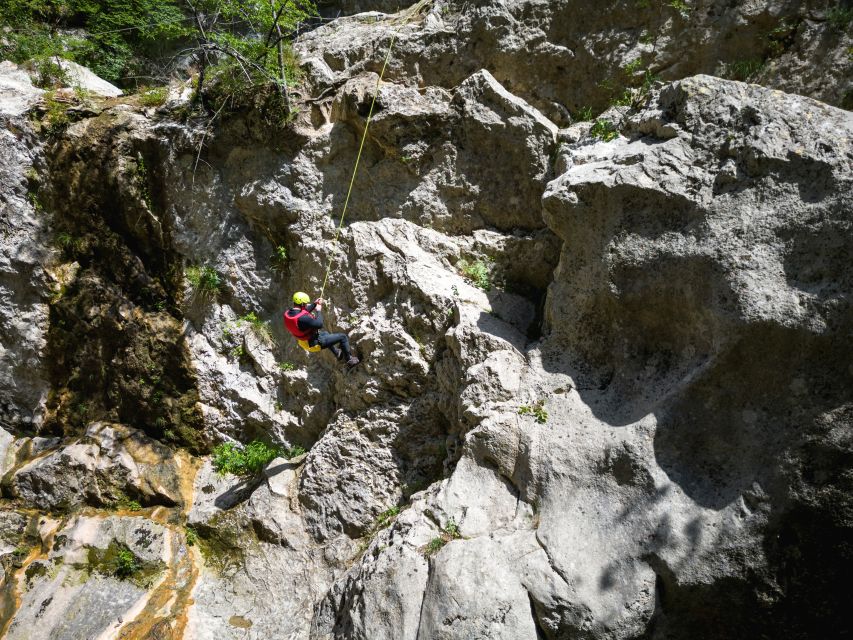 From Split/Šestanovac: Extreme Canyoning on Cetina River - The 53-meter rappel beside Velika Gubavica
