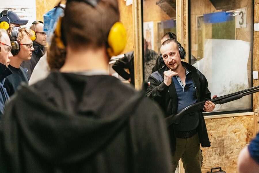 Gdańsk: Extreme Gun Shooting Experience with Transfers - How long will you actually spend shooting?