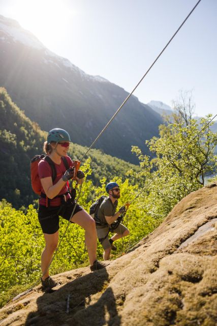 Geiranger: Rappelling tour with epic view - What to bring for a smoother outing