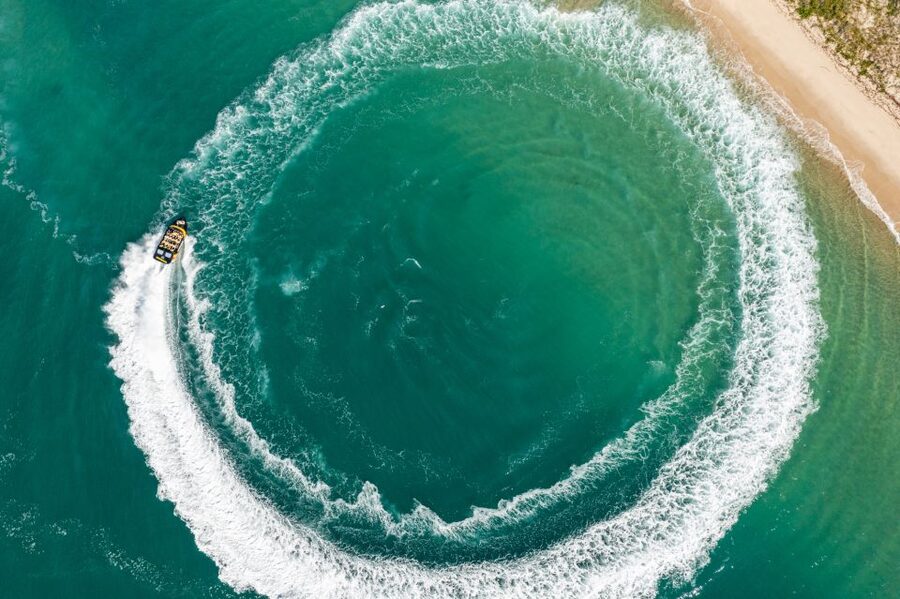 Gold Coast: 1-Hour Extreme Jet Boat Ride - Wet clothes are part of the ticket