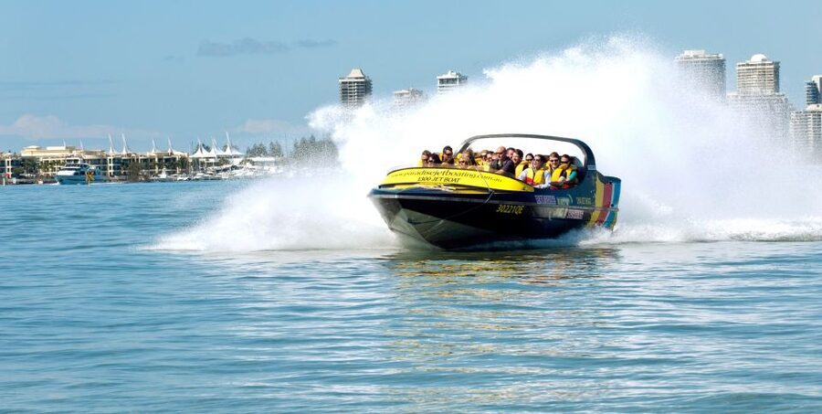 Gold Coast: 1-Hour Extreme Jet Boat Ride - The skipper makes a real difference