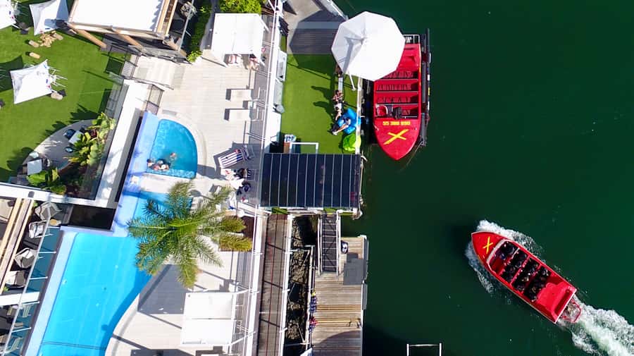 Gold Coast: 55-Minute Extreme Jet Boat Ride - Getting wet is part of the deal