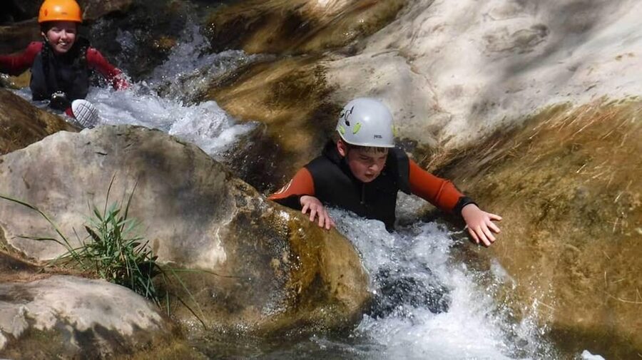 Granada: Family Canyoning in Río Verde - Why Río Verde suits first-time canyoners
