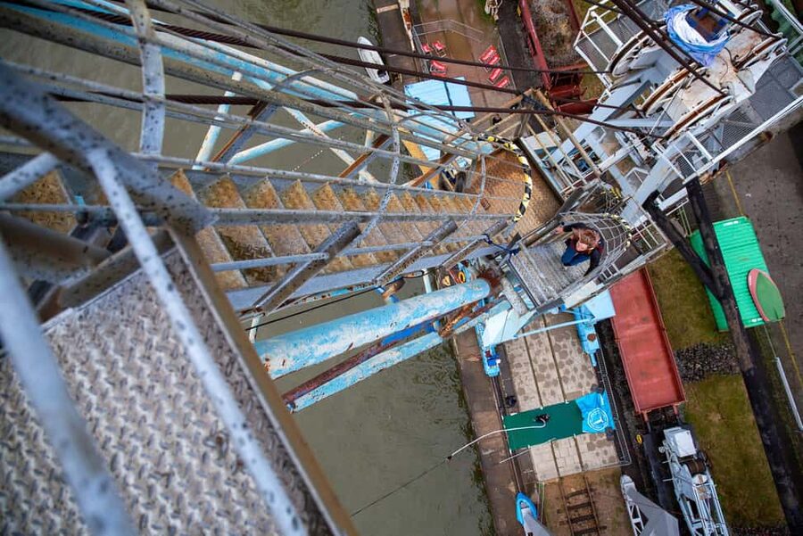 Hamburg: Bungee Jumping 50 Meters High over the Harbor - The Crane Gondola Takes You 50 Meters Up