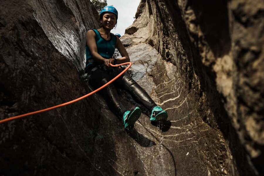 Heart Creek Canyoning tour - Beginner friendly - Near Banff - A 20-minute break before the wet section