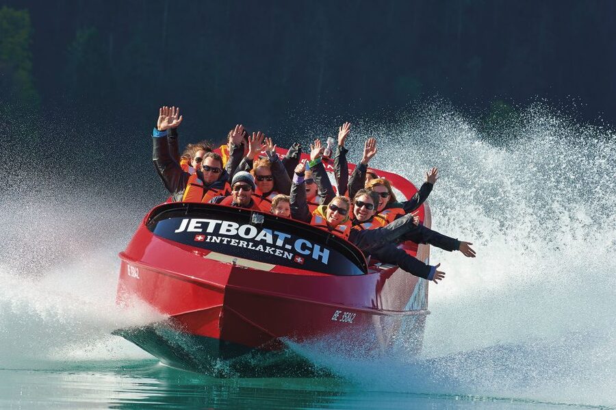 Interlaken: Scenic Jetboat Ride on Lake Brienz - Iseltwald and the changing view from the water
