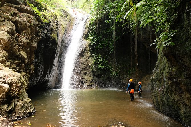 Intermediate canyoning tour in Bali " Maboya Canyon " - Training before the first rappel