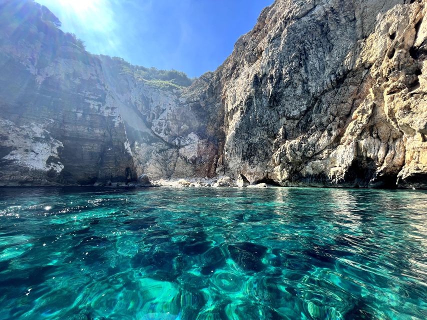Jávea: Cala Portixol Kayak Tour with Snorkel & Cliff Jumping - Passing beneath the cliffs of Cap Negre