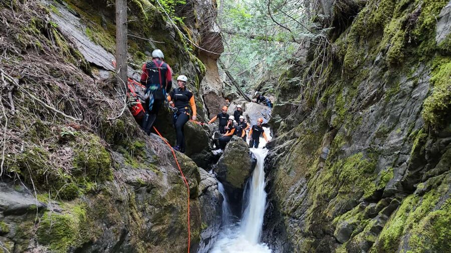 Kelowna: Adventure Canyoning Tour - Four hours of slides, rappelling, and canyon travel