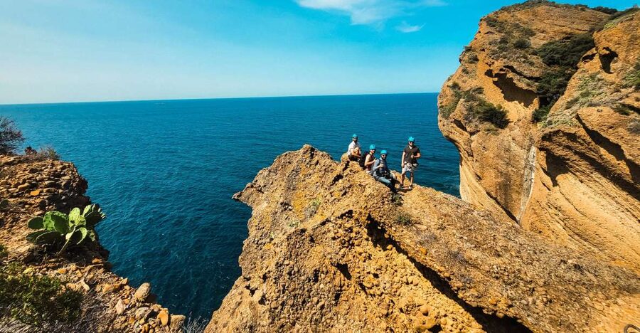 La Ciotat: Half-Day Trou Souffleur Rappel & Abseil Adventure - The briefing, harness, and first descent