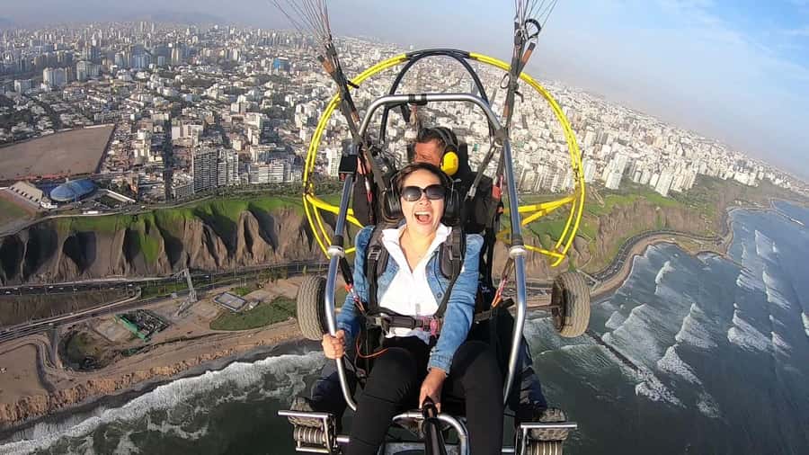 Lima: Paramotor in Costa verde | Adrenaline in the air | - Meeting at San Miguel Beach at 11:00 a.m.